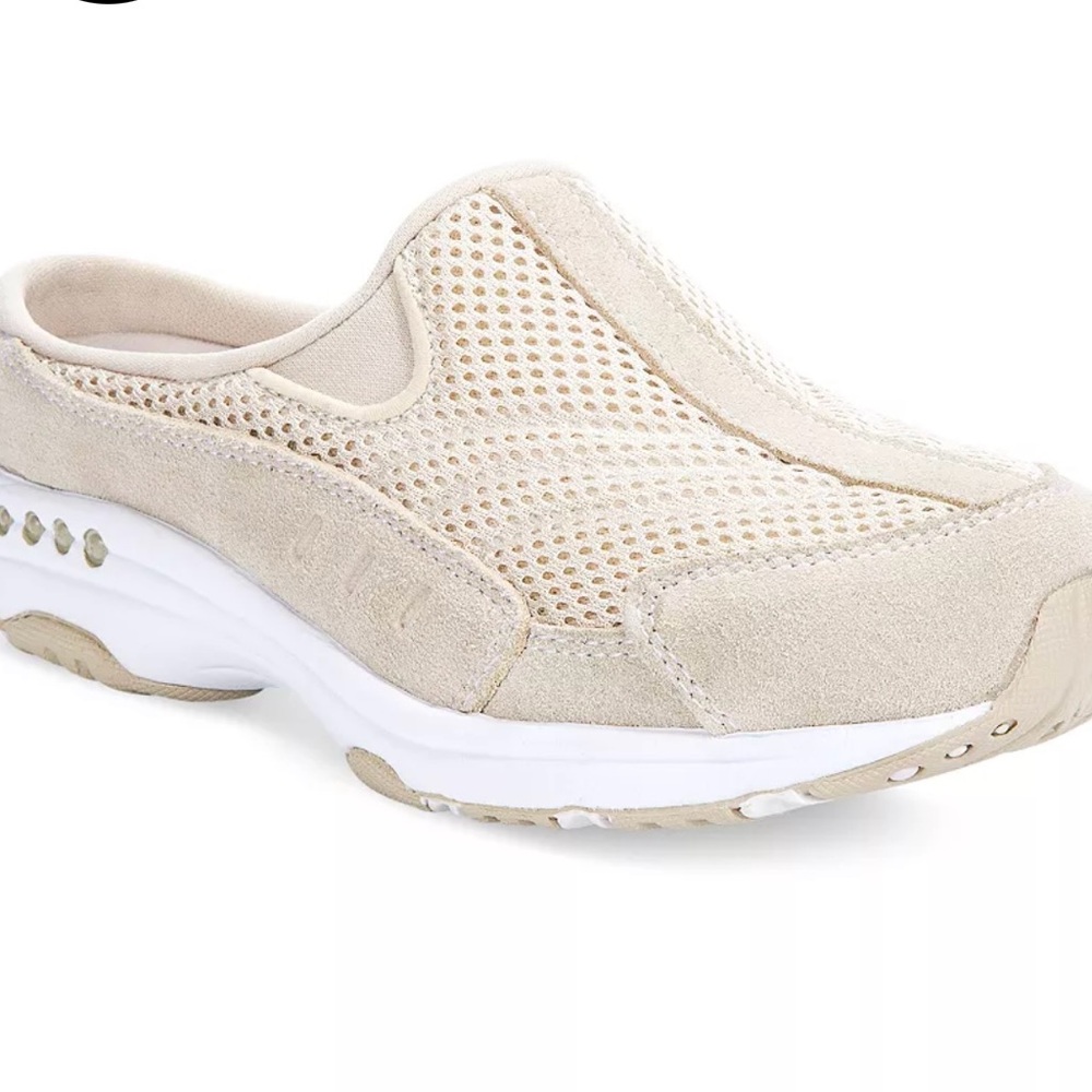 NWT EASY SPIRIT SLIP ONS. 6.5